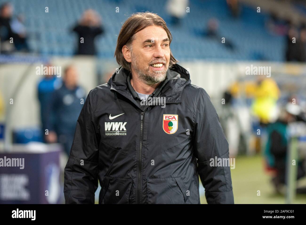 Monaco di Baviera, Germania - 13 dicembre: Coach Martin Schmidt (FC Augsburg) al calcio, Bundesliga, Giornata 15: TSG 1899 Hoffenheim vs FC Augsburg al PreZero Arena sul dicembre 13, 2019 a Sinsheim (Germania). Foto: Horst Ettensberger/ESPA-immagini Foto Stock