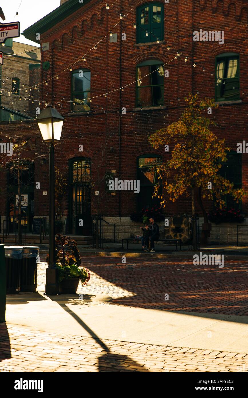 TORONTO, Canada - novembre, 2019 Distillery District Gooderham Ex Distilleria mosto Foto Stock