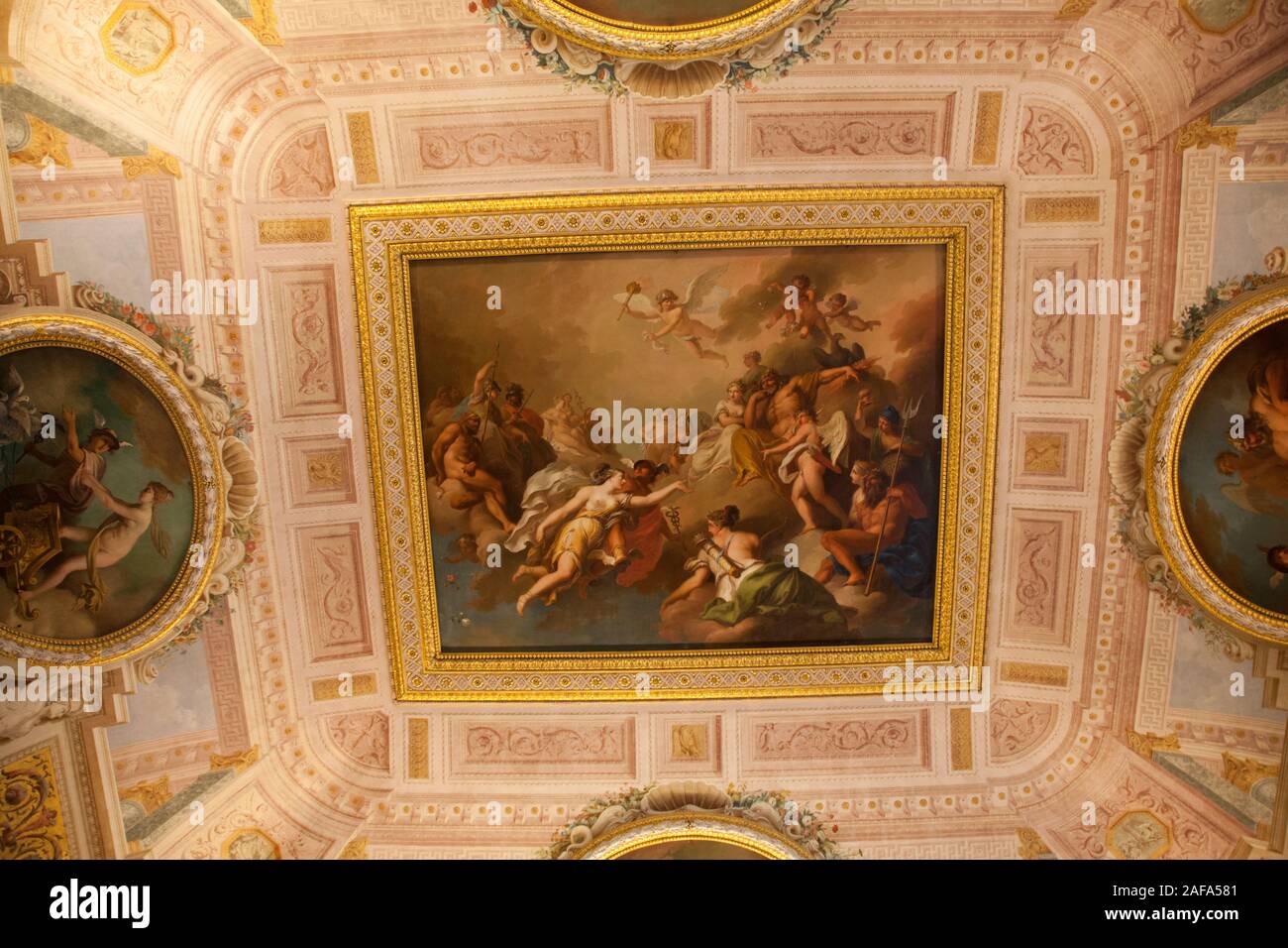 Il soffitto dipinto affreschi all'interno della Galleria Borghese Galleria Borghese, Roma Foto Stock