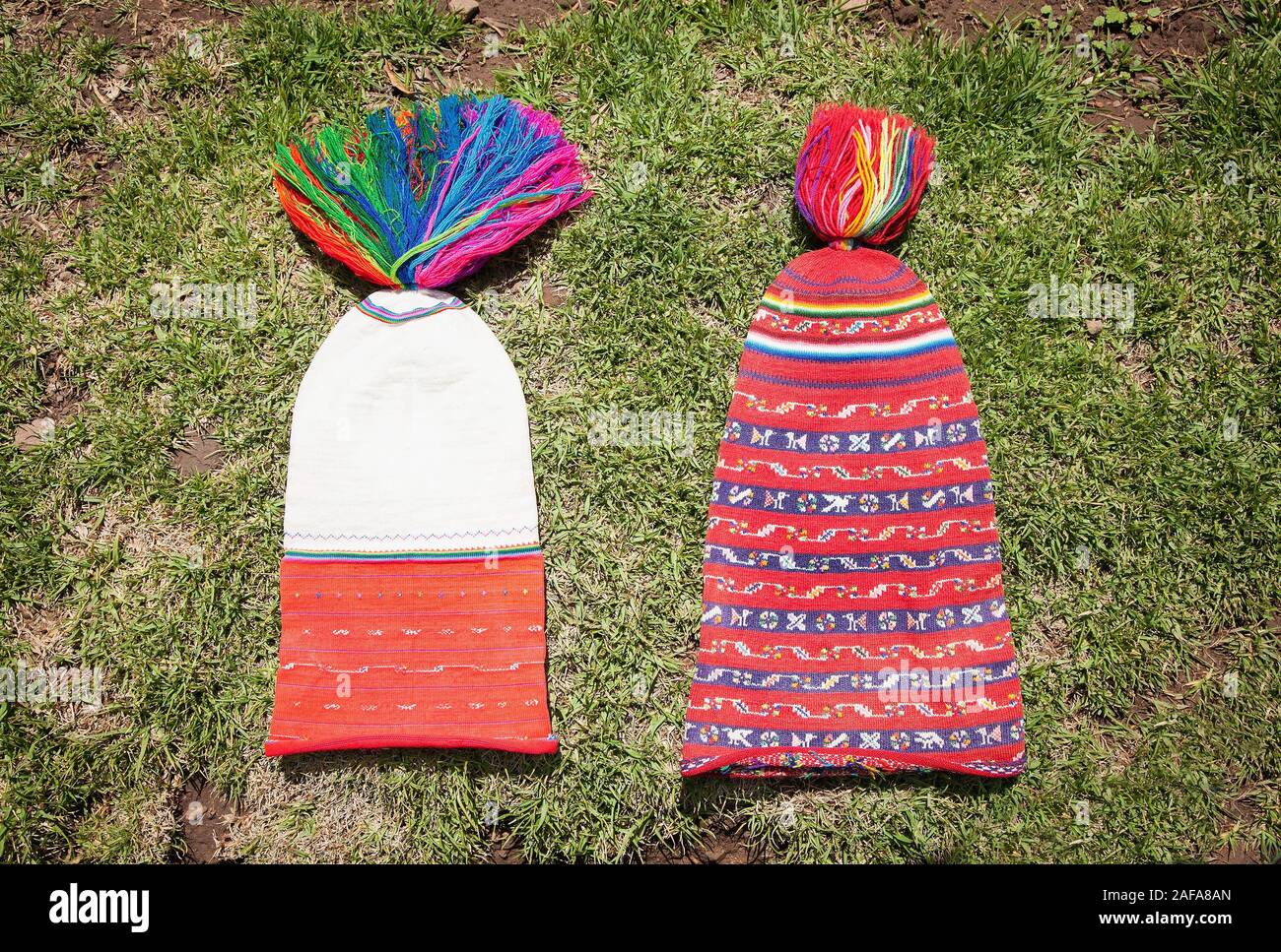 Maglia di cappucci di lana, caratteristica per gli abitanti dell'isola Taquile sul Lago Titicaca. Il Perù. Foto Stock