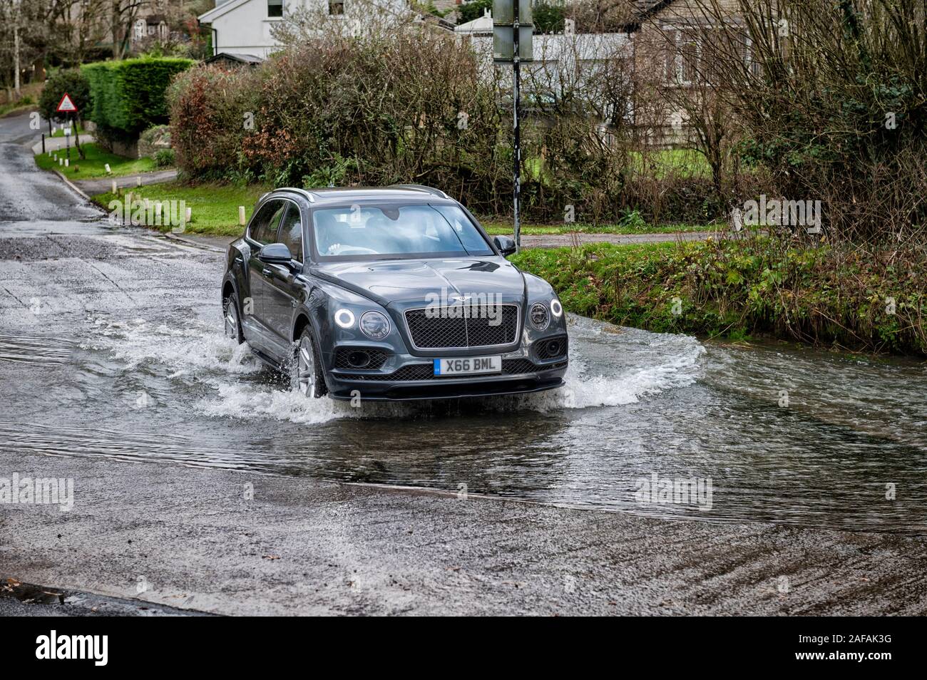 Una Bentley Bentayga velocità, 4x4 SUV i mondi più veloce di un SUV fotografato su test nella Vale of Glamorgan. Foto Stock