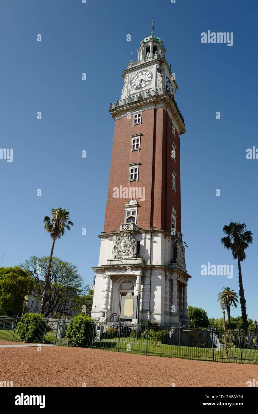 Vista di inglese di Clock Tower in zona Retiro di Buenos Aires in Argentina Foto Stock