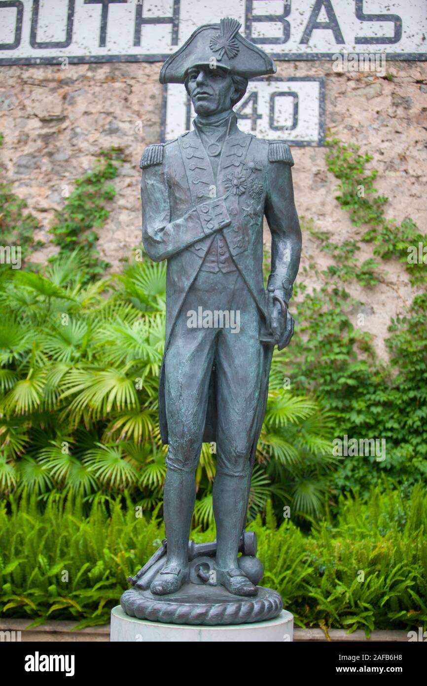 Gibilterra, Regno Unito - 27 Luglio 2019: Life-size, statua in bronzo di Lord Nelson dallo scultore Giovanni Doubleday. Bastione meridionale, Gibilterra, Regno Unito Foto Stock