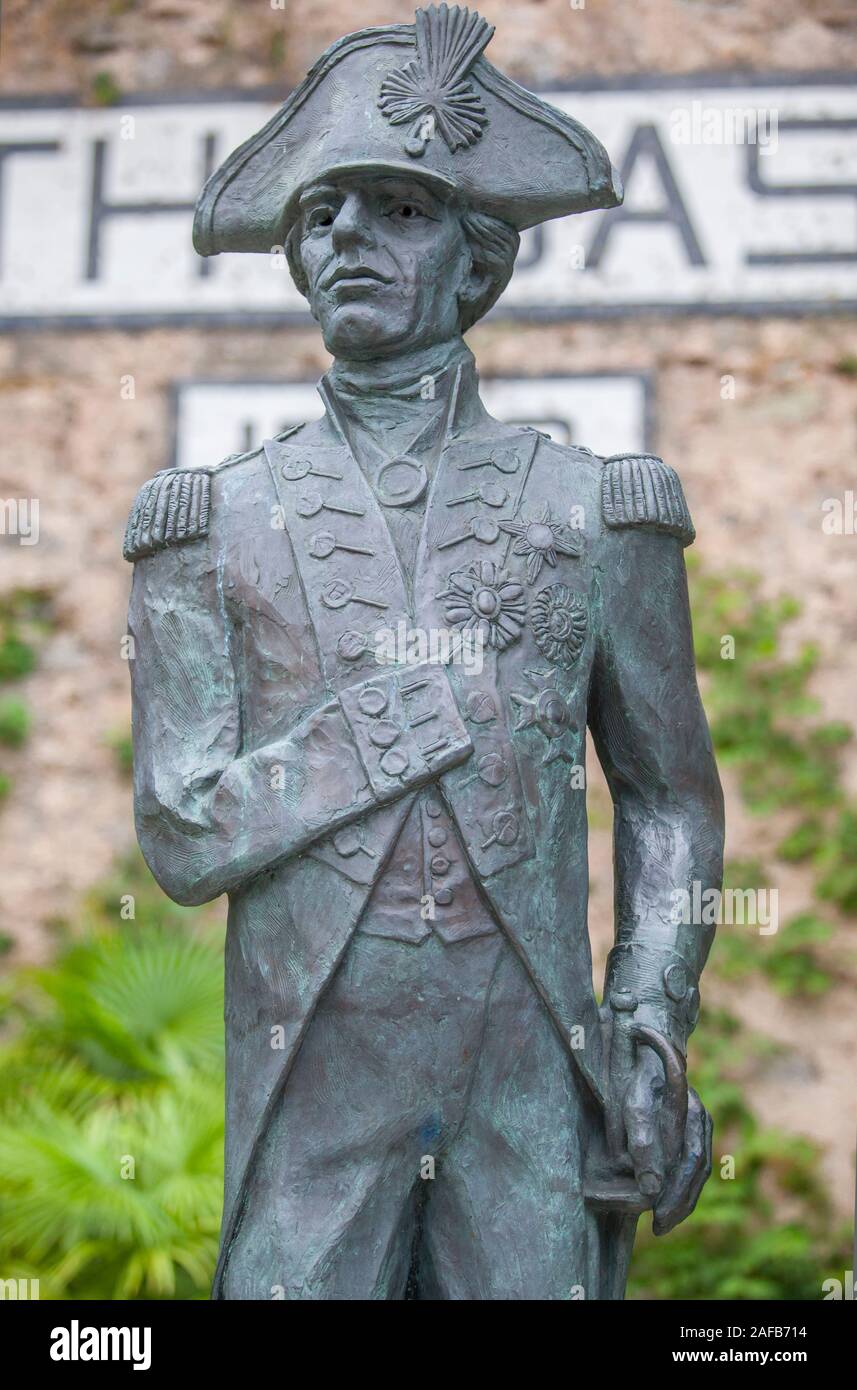 Gibilterra, Regno Unito - 27 Luglio 2019: Life-size, statua in bronzo di Lord Nelson dallo scultore Giovanni Doubleday. Bastione meridionale, Gibilterra, Regno Unito Foto Stock