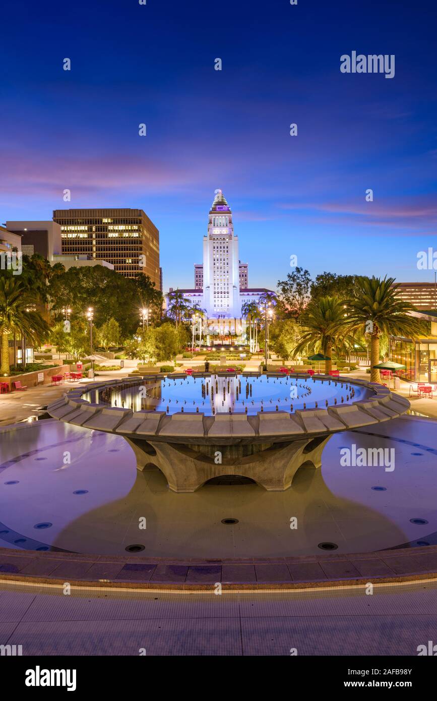 Los Angeles, California, Stati Uniti d'America cityscape presso il municipio al crepuscolo. Foto Stock