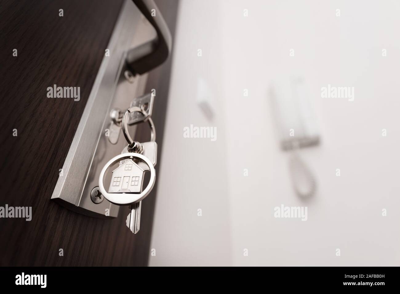 I tasti per l'appartamento in porta. Real estate, ipoteca appartamento. Foto Stock