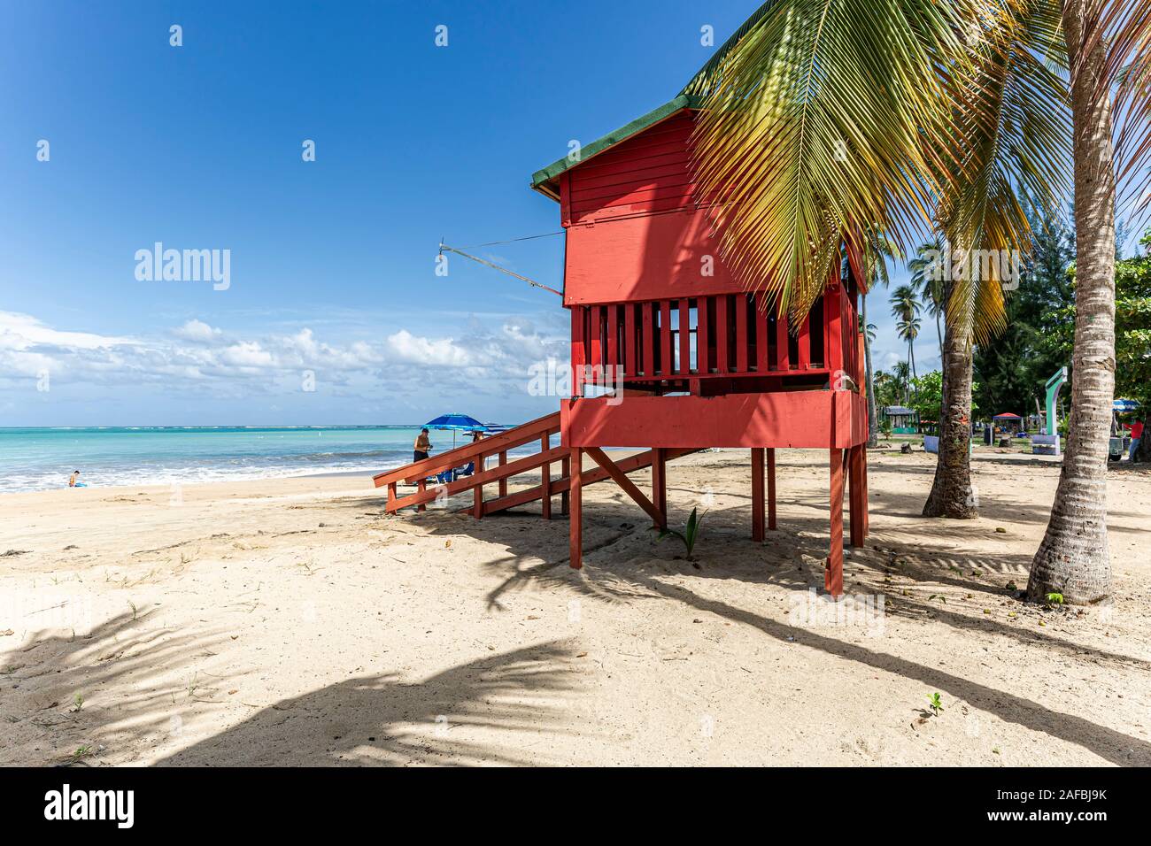 Casa bagnino e spiaggia, Luquillo Beach, Luquillo, Puerto Rico Foto Stock