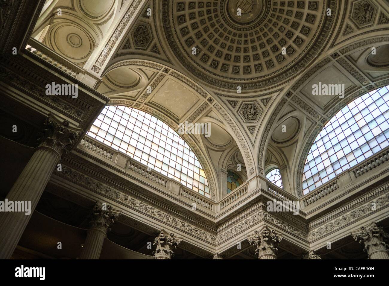 Semi-finestre circolari a Parigi Il Pantheon Foto Stock