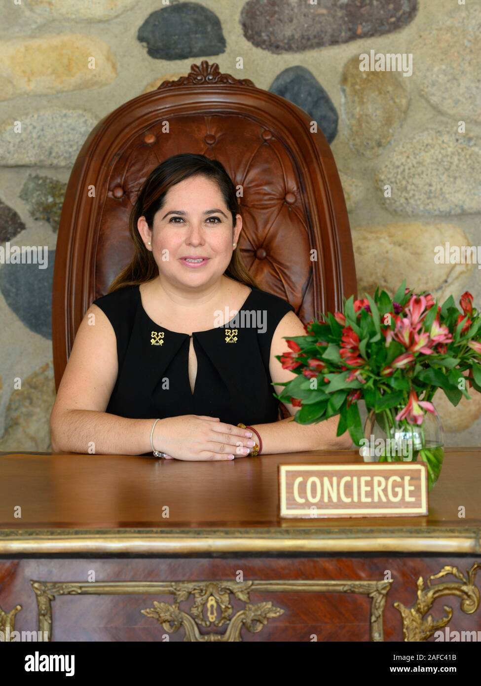 Denise Urbina, Les Clefs d'Or Concierge presso Casa Kimberly, Puerto Vallarta, Jalisco, Messico. Foto Stock