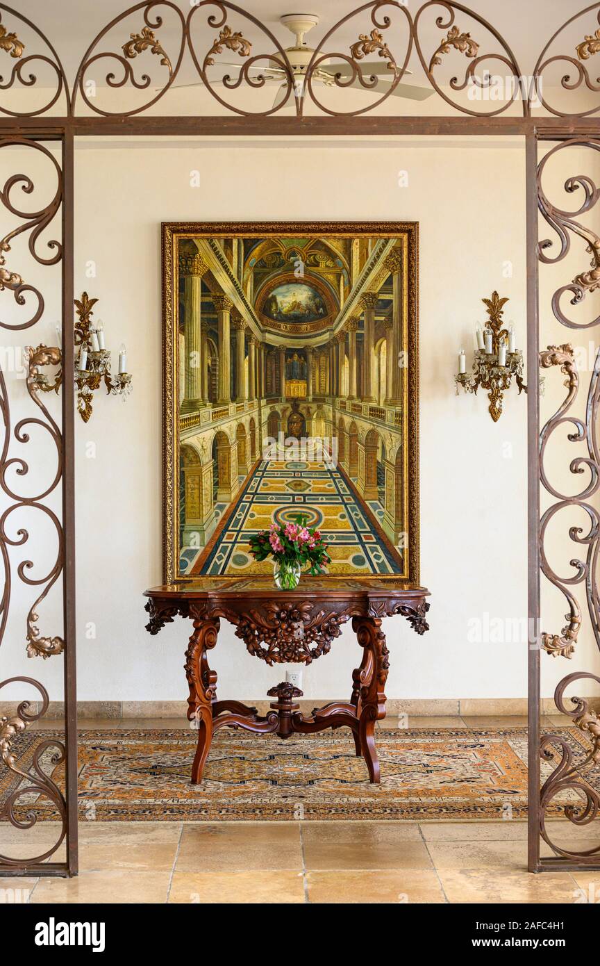 Casa Kimberly arte e antiquariato nella lobby; Puerto Vallarta, Jalisco, Messico. Foto Stock