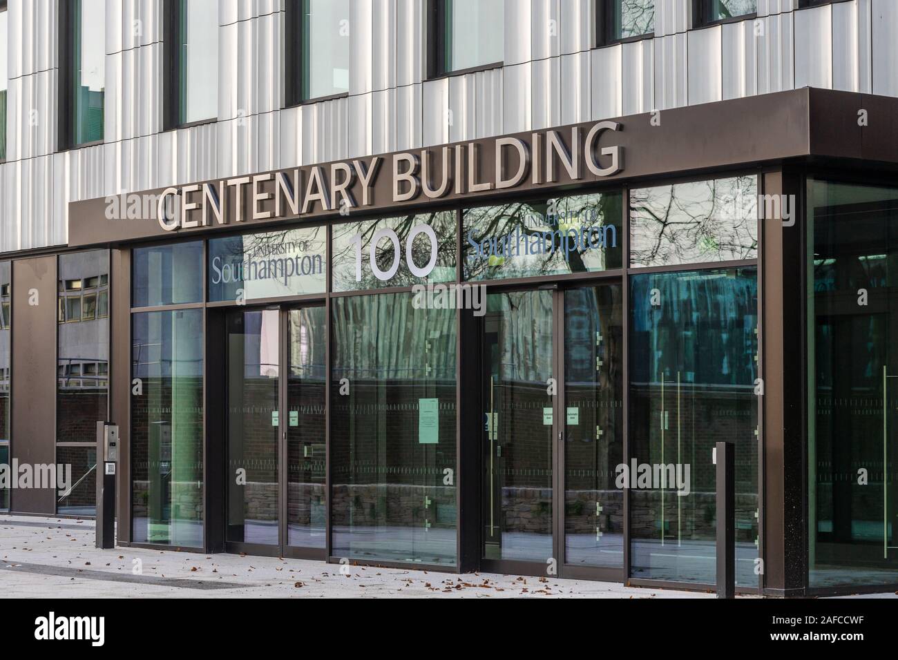 Il nuovo edificio centenario (Edificio 100) presso l'Università di Southampton in occasione del centenario di Highfield Campus, Highfield, England, Regno Unito Foto Stock