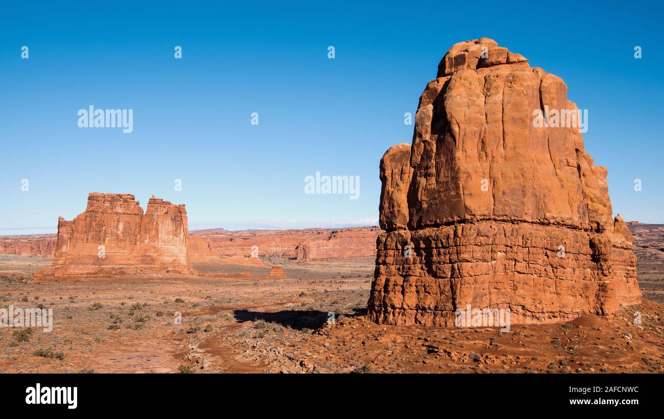 L'organo rock formazione (sinistra) come visto da di La Sal Mountains Viewpoint nel Parco Nazionale di Arches, Moab, Utah Foto Stock