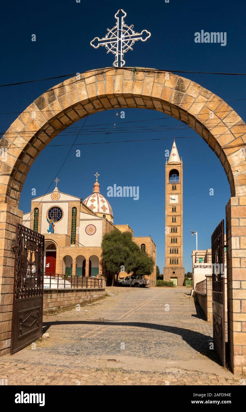 Etiopia, Tigray, Adigrat, Cattedrale cattolica del Santo Salvatore, gateway Foto Stock