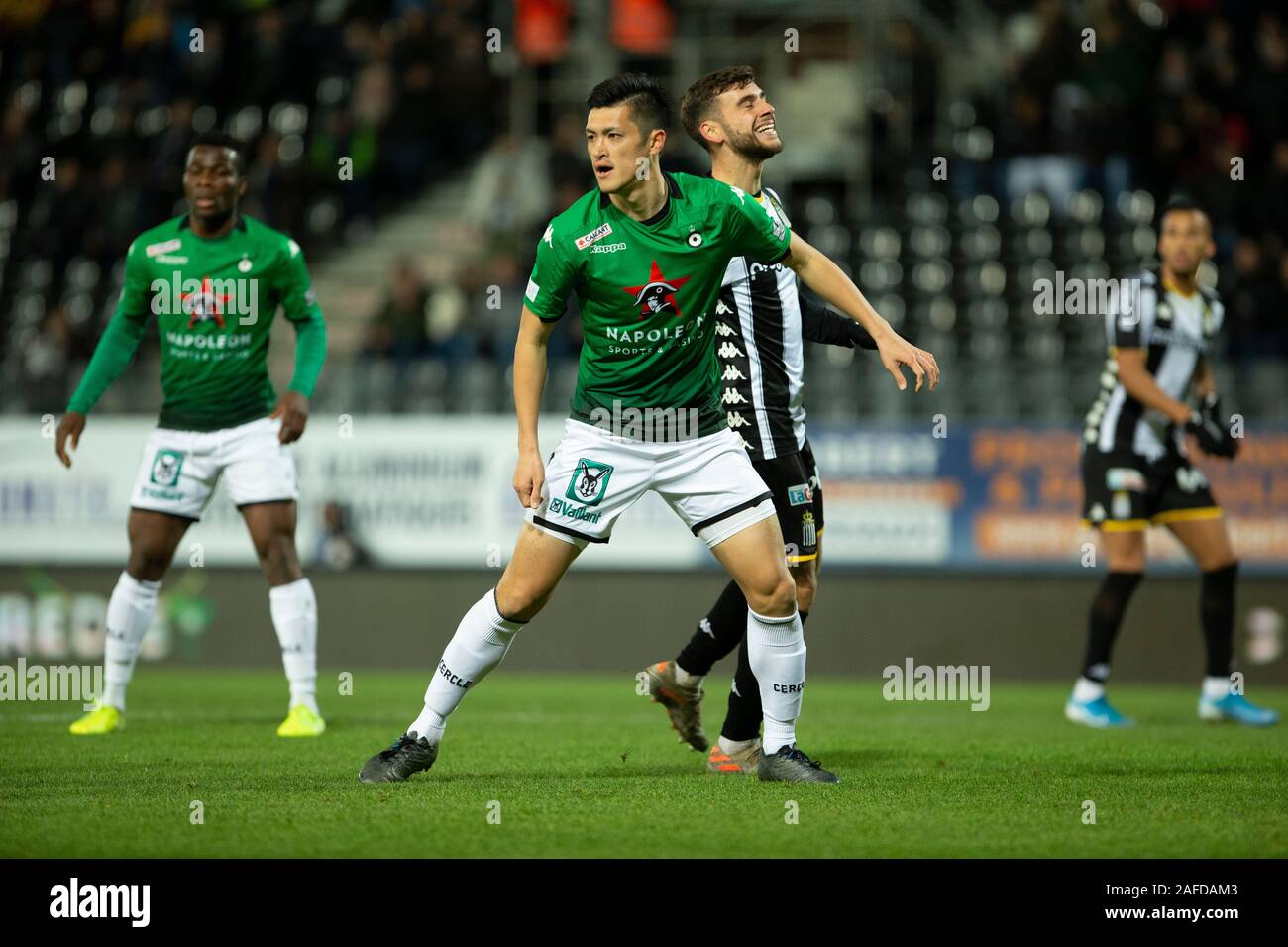 CHARLEROI, Belgio - 14 dicembre: Naomichi Ueda del Cercle in azione durante la Jupiler Pro League Match Day 19 tra Sporting Charleroi e Cercle Brugge su dicembre 14, 2019 in Charleroi Stade du Pays de Charleroi, Belgio. (Foto di Frank Abbeloos/ISO: Credito Pro scatti/Alamy Live News Foto Stock