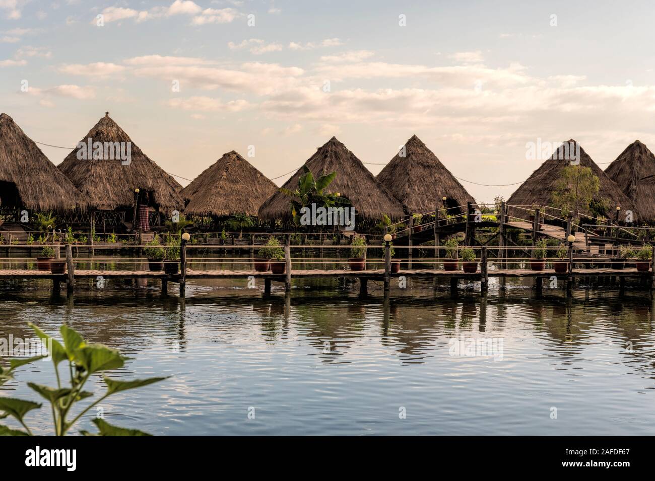 Villaggio su palafitte, vicino a Siem Reap Cambogia Foto Stock