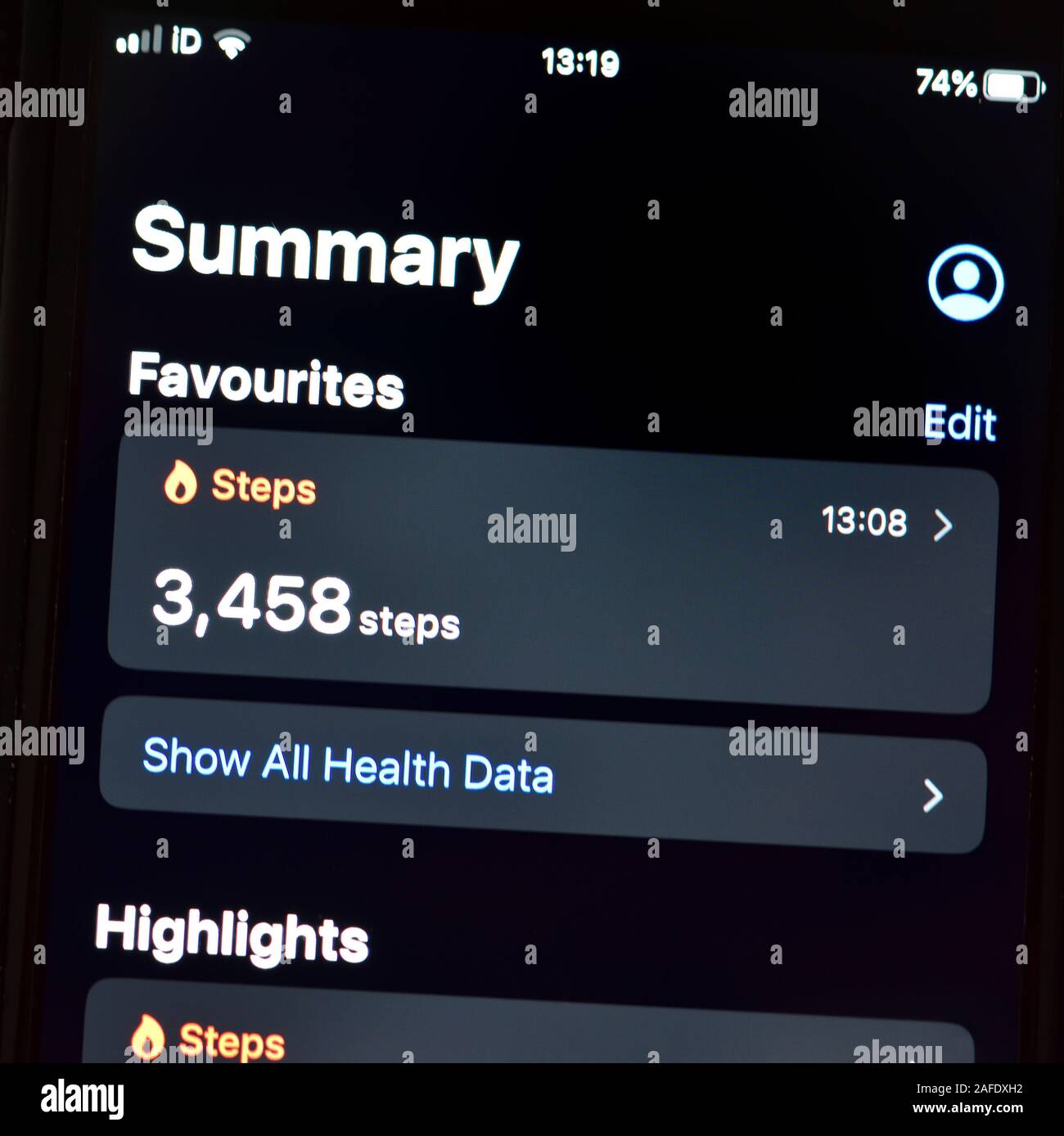 Pochi passaggi registrati su un telefono mobile app Foto Stock
