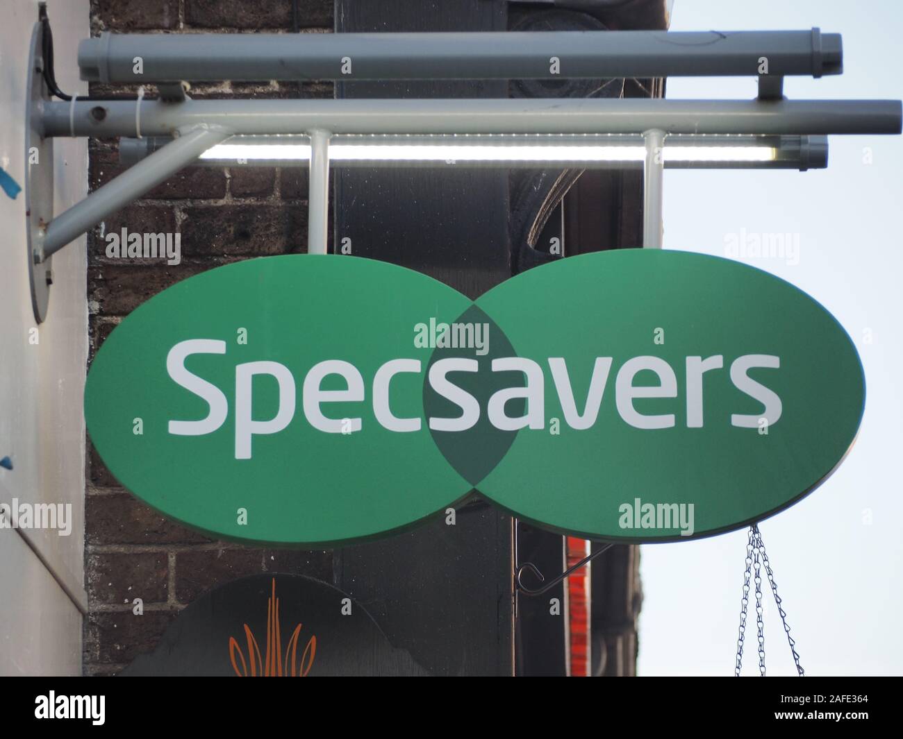 Un segno Specsavers / logo. Foto Stock