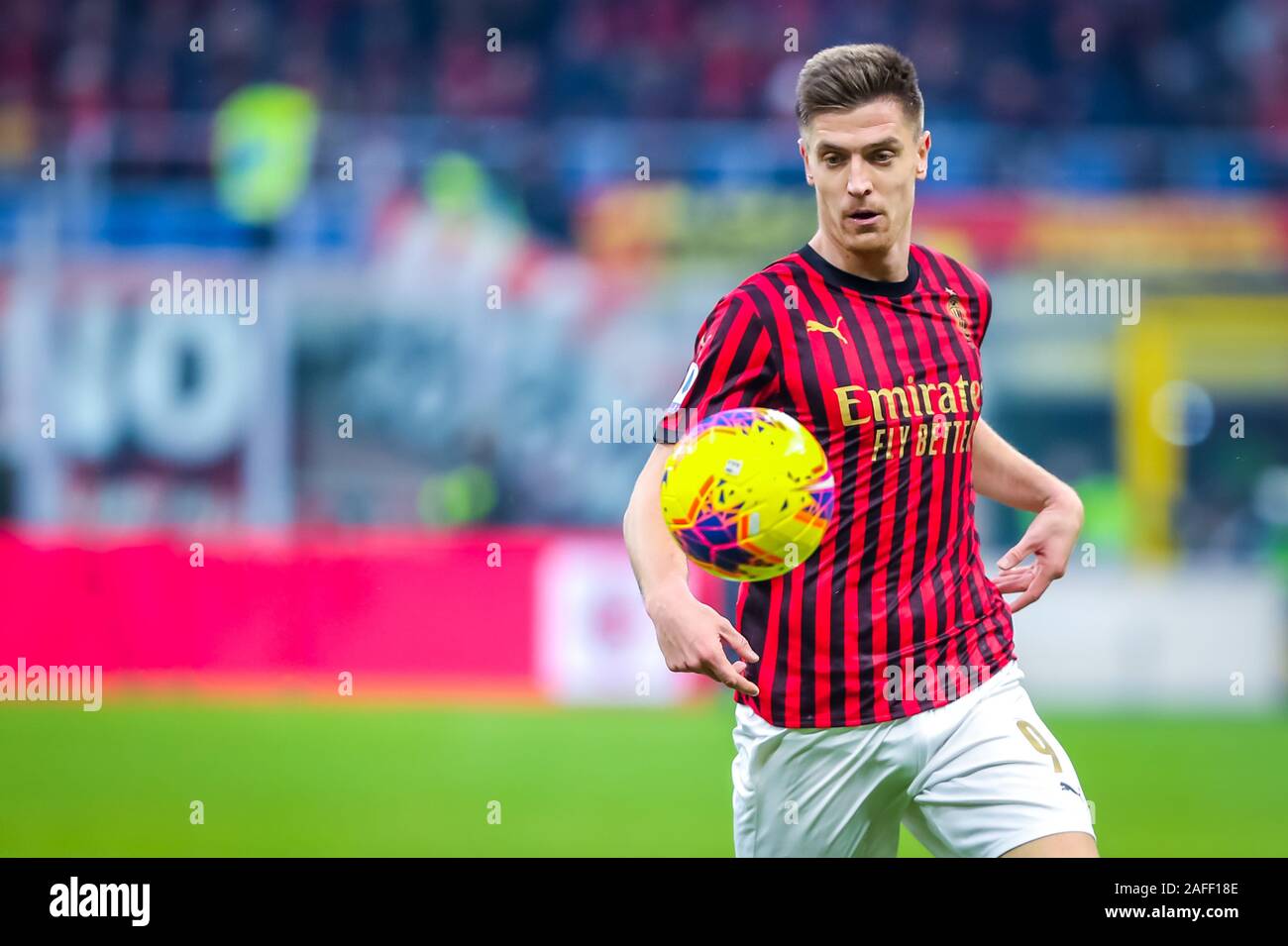 Milano, Italia. 15 Dic, 2019. krzysztof piatek (Milan) durante il Milan vs Sassuolo, italiano di calcio di Serie A del campionato Gli uomini in Milano, Italia, Dicembre 15 2019 Credit: Indipendente Agenzia fotografica/Alamy Live News Foto Stock