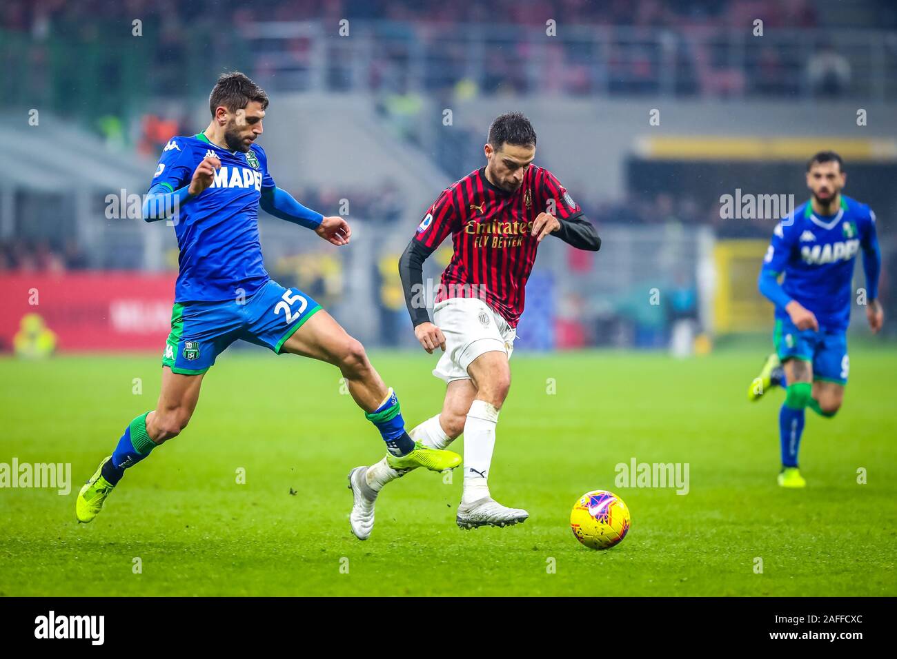 Milano, Italia. 15 Dic, 2019. Giacomo bonaventura (AC Milan)durante il Milan vs Sassuolo, italiano di calcio di Serie A del campionato Gli uomini in Milano, Italia, 15 Dicembre 2019 - LPS/Fabrizio Carabelli Credito: Fabrizio Carabelli/LP/ZUMA filo/Alamy Live News Foto Stock