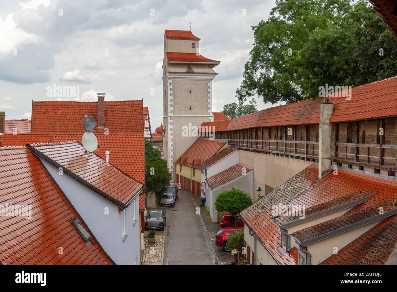 Vista generale di una parte delle mura della città di Nördlingen, distretto di Donau-Ries, Svevia, Baviera, Germania. Foto Stock