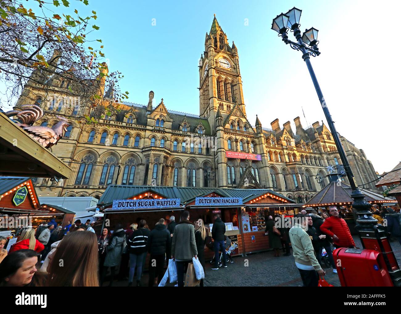Mercatini di Natale, Municipio di Manchester, Albert Square, Manchester, Inghilterra, Regno Unito, M2 5DB Foto Stock