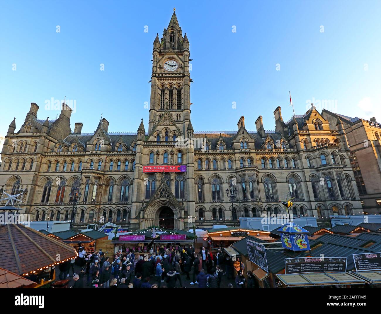 Mercatini di Natale, Municipio di Manchester, Albert Square, Manchester, Inghilterra, Regno Unito, M2 5DB Foto Stock
