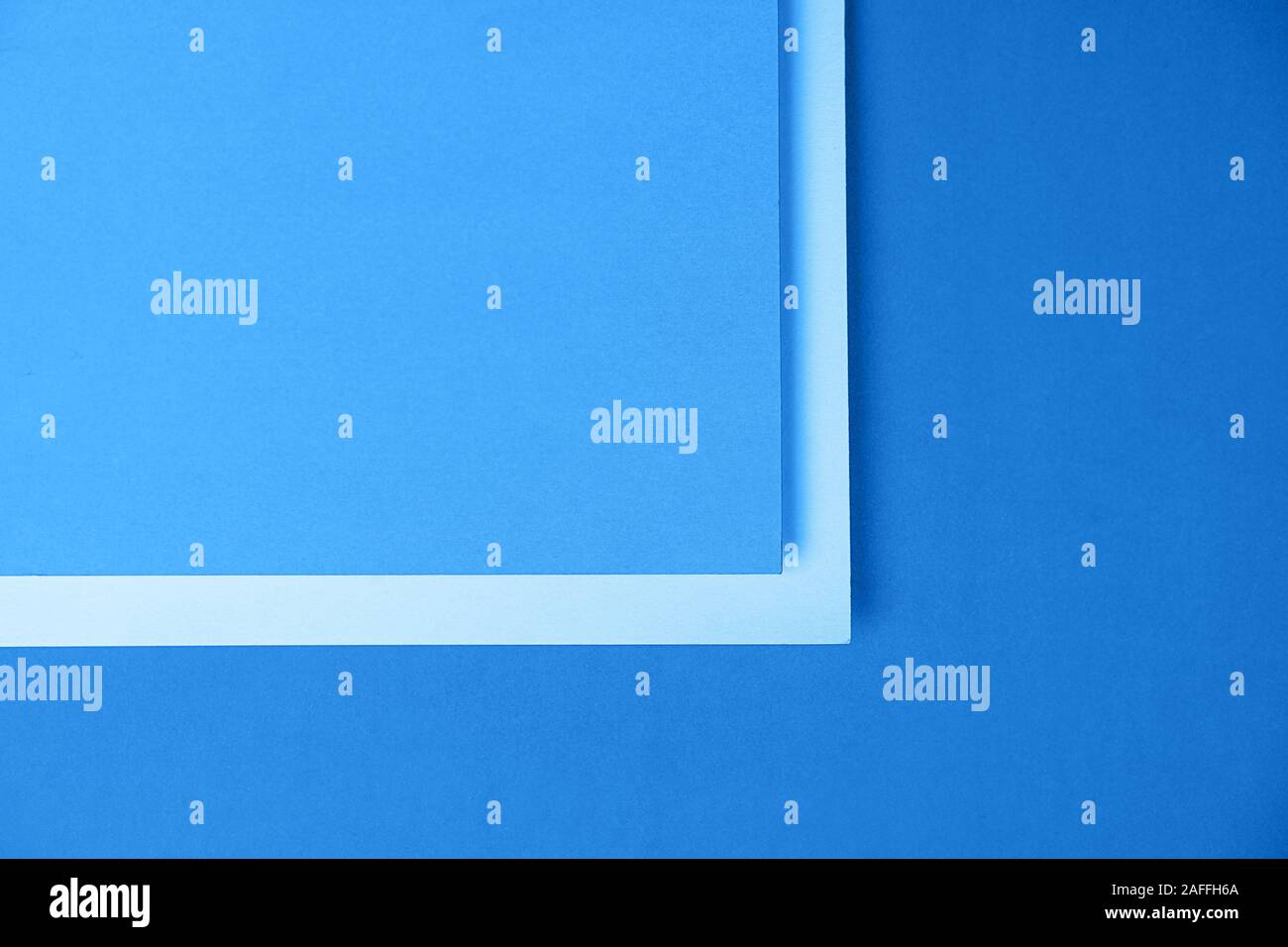 Blu classico 2020 iscrizione. Gradiente di tavolozza di colori. Alla moda di carta multicolore sfondo da un cartoncino di diversi colori. Copia dello spazio. Foto Stock