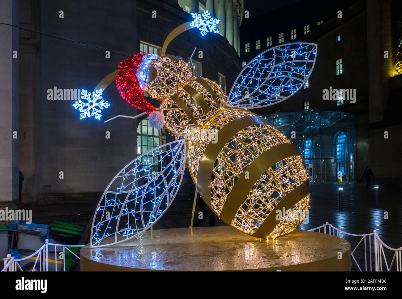 Natale Luce scultura, Piazza San Pietro, Manchester, Inghilterra, Regno Unito Foto Stock