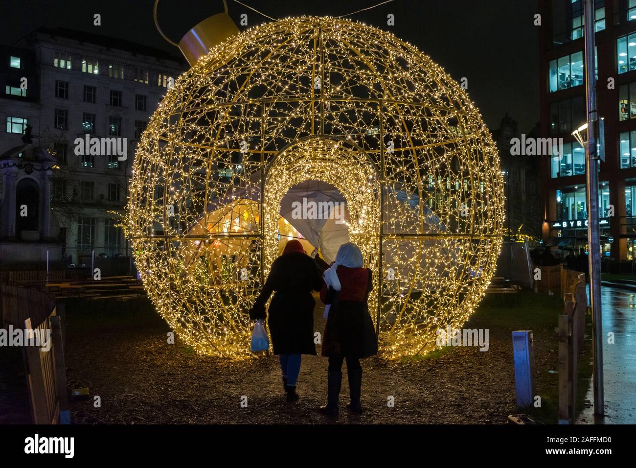 Natale Luce display, Piccadilly Gardens, Manchester, Inghilterra, Regno Unito Foto Stock