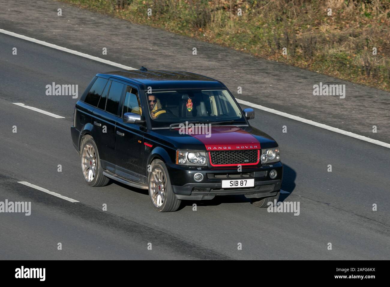 Land Rover Rangerover SPT V8Sc STD una guida sulla M61 Autostrada vicino a Manchester, Regno Unito Foto Stock