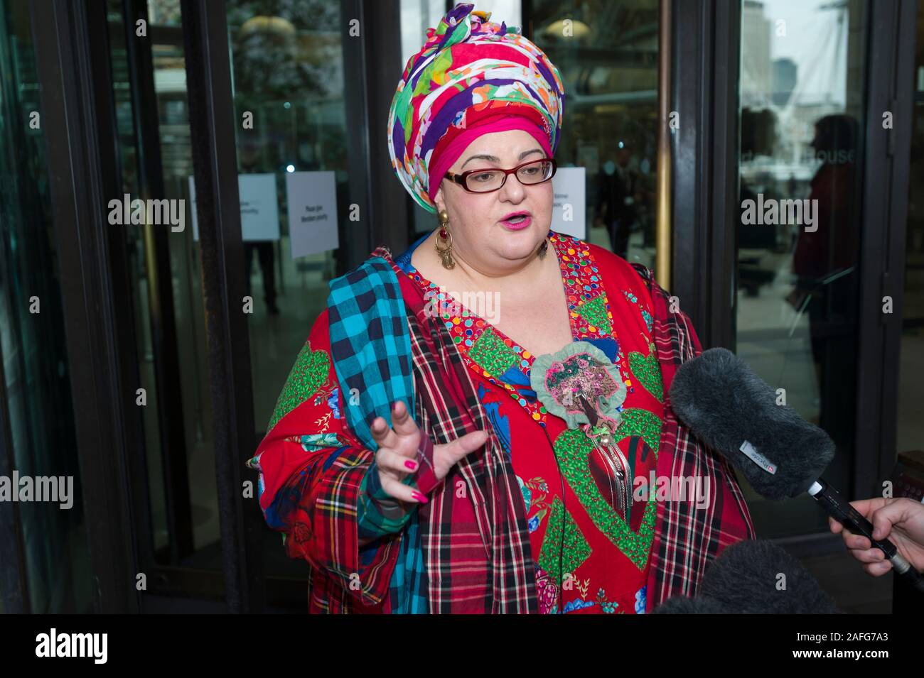 Camila Batmanghelidjh fondatore ed ex amministratore delegato di adesso collassato carità Kids Company, parlando di premere dopo averli interrogati Commons Public admini Foto Stock