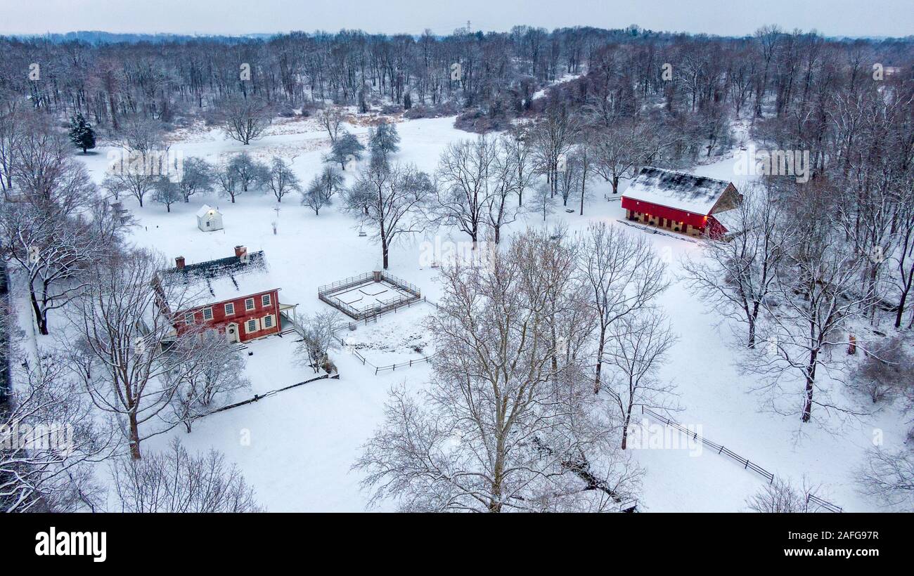 Lancaster, Pennsylvania - 13 GEN 2019: Rock Ford plantation in Lancaster, PA in inverno, coloniale casa residenziale in coperta di neve campagna Foto Stock