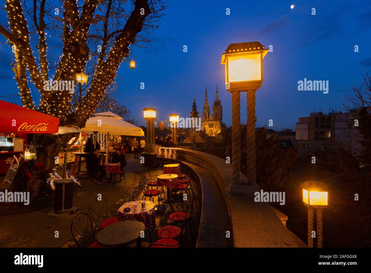 Popolare passeggiata Strossmayer durante l Avvento in città Zagreb, Croazia Foto Stock