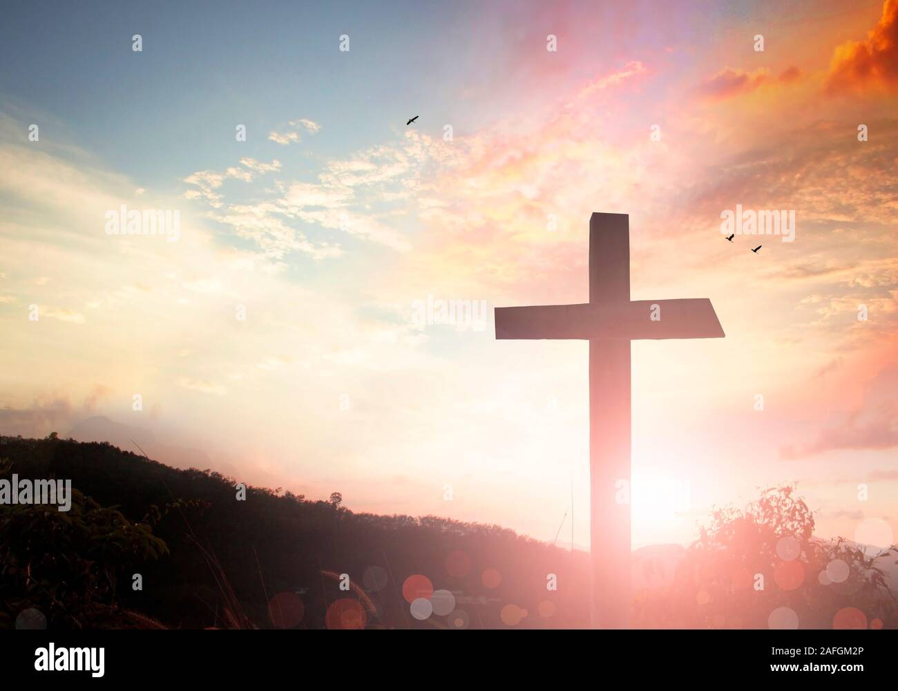 La domenica di Pasqua il concetto: la figura di Gesù Cristo la Crocifissione del Venerdì Santo Foto Stock