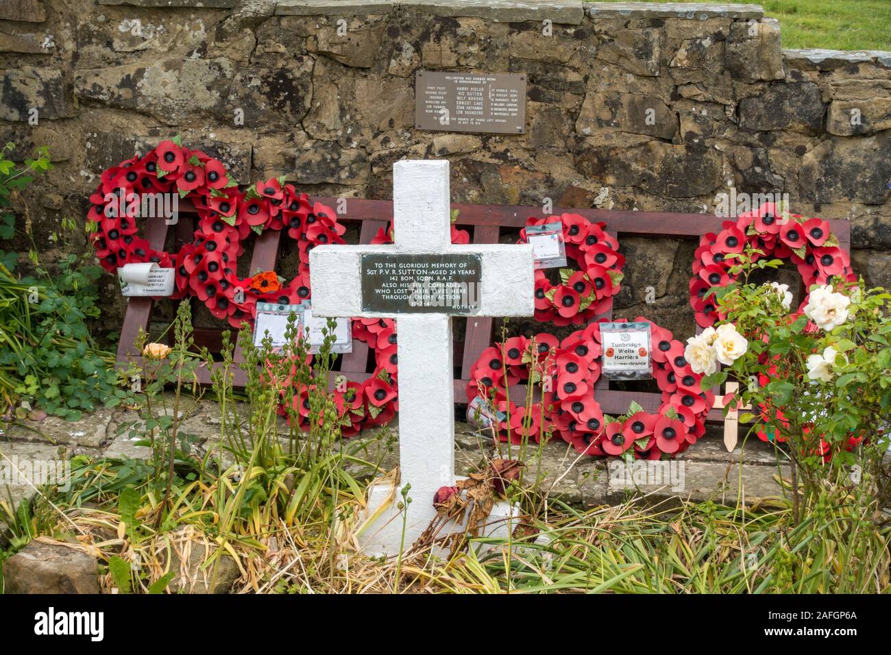 Le tombe degli aviatori tombe commemorative di guerra presso il No 142 Squadron RAF Wellington Bomber, Ashdown Forest vicino a Duddleswell, East Sussex, Inghilterra, Regno Unito Foto Stock