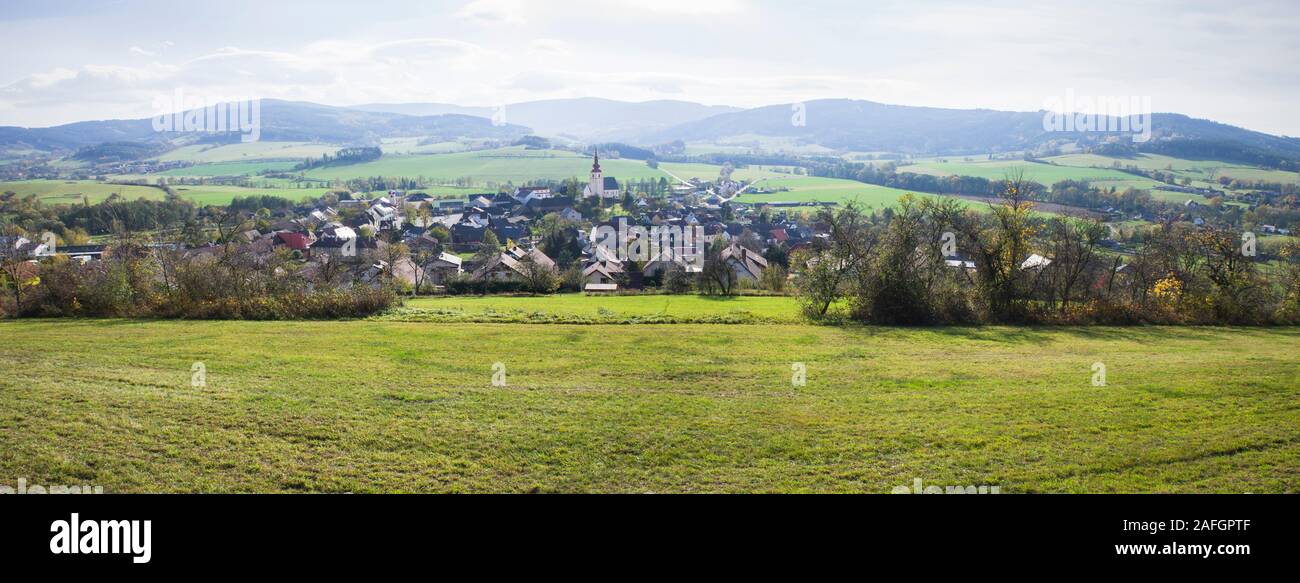 Villaggio Strazov (Drosau), nei pressi di Klatovy, Regione di Plzen, Repubblica Ceca, il 27 ottobre 2019. (CTK foto/Libor Sojka) Foto Stock