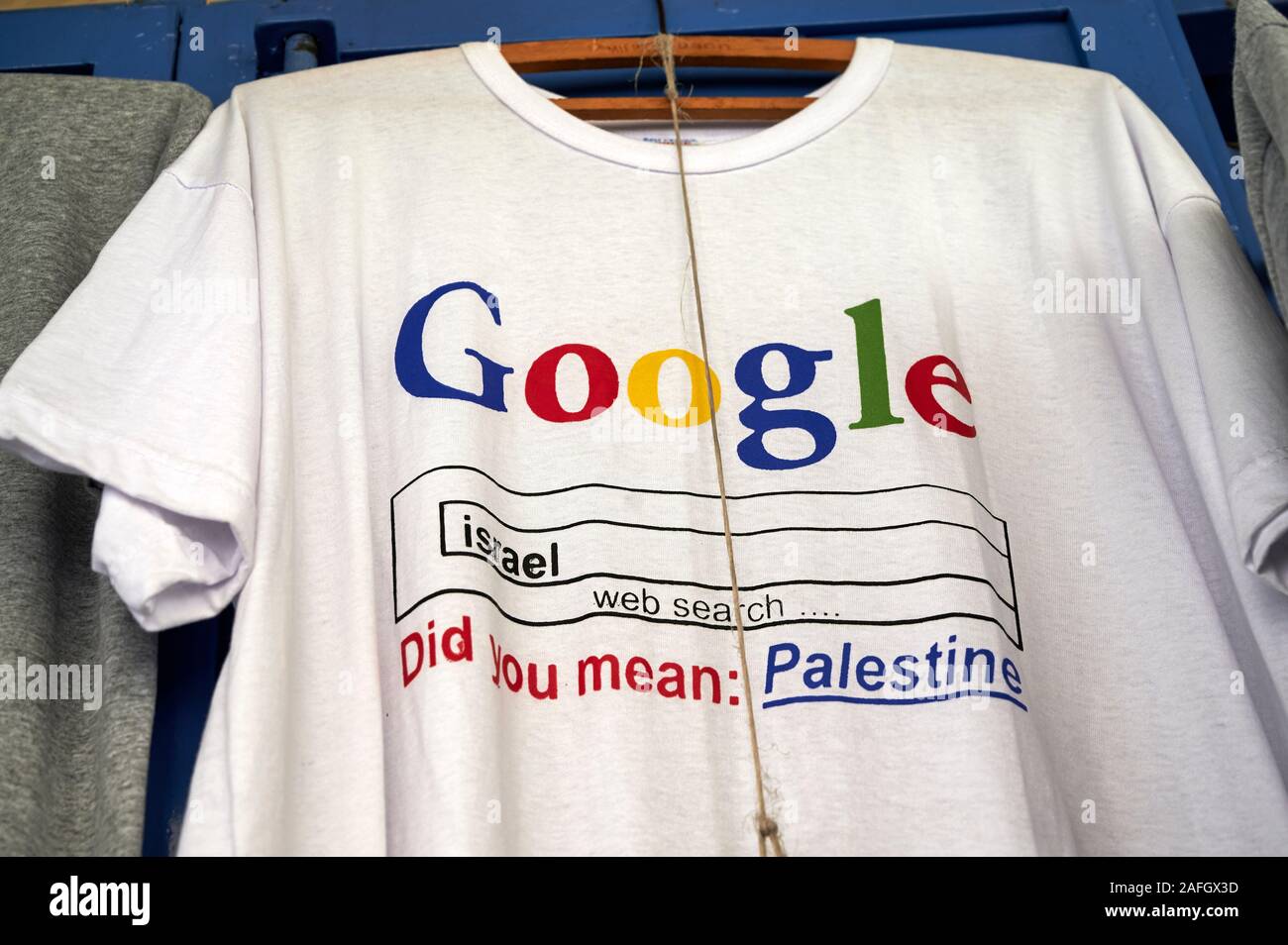 Gerusalemme in Israele. Google ricerca T shirt dalla Palestina Foto stock -  Alamy