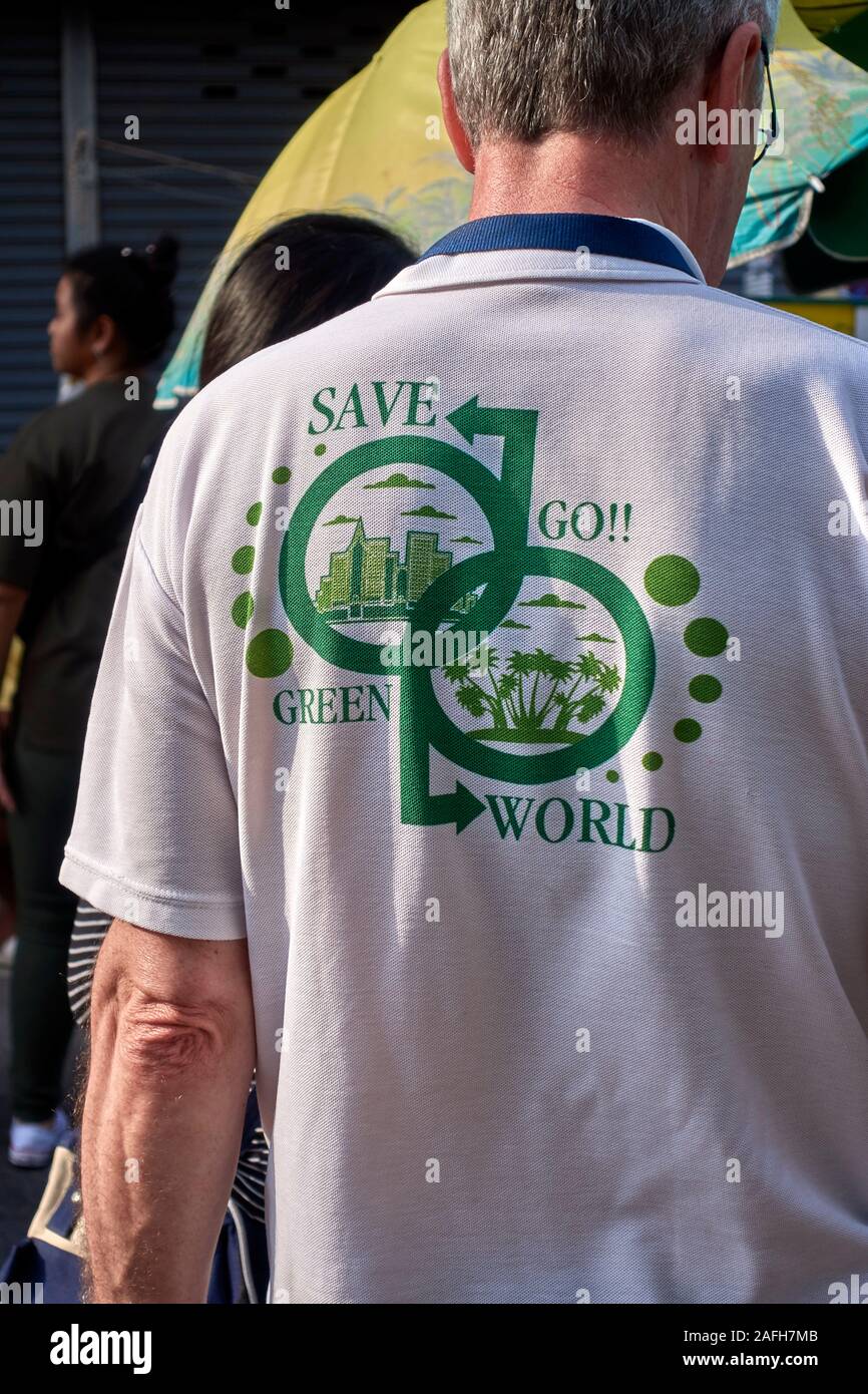 T-shirt con salva il logo del mondo Foto Stock
