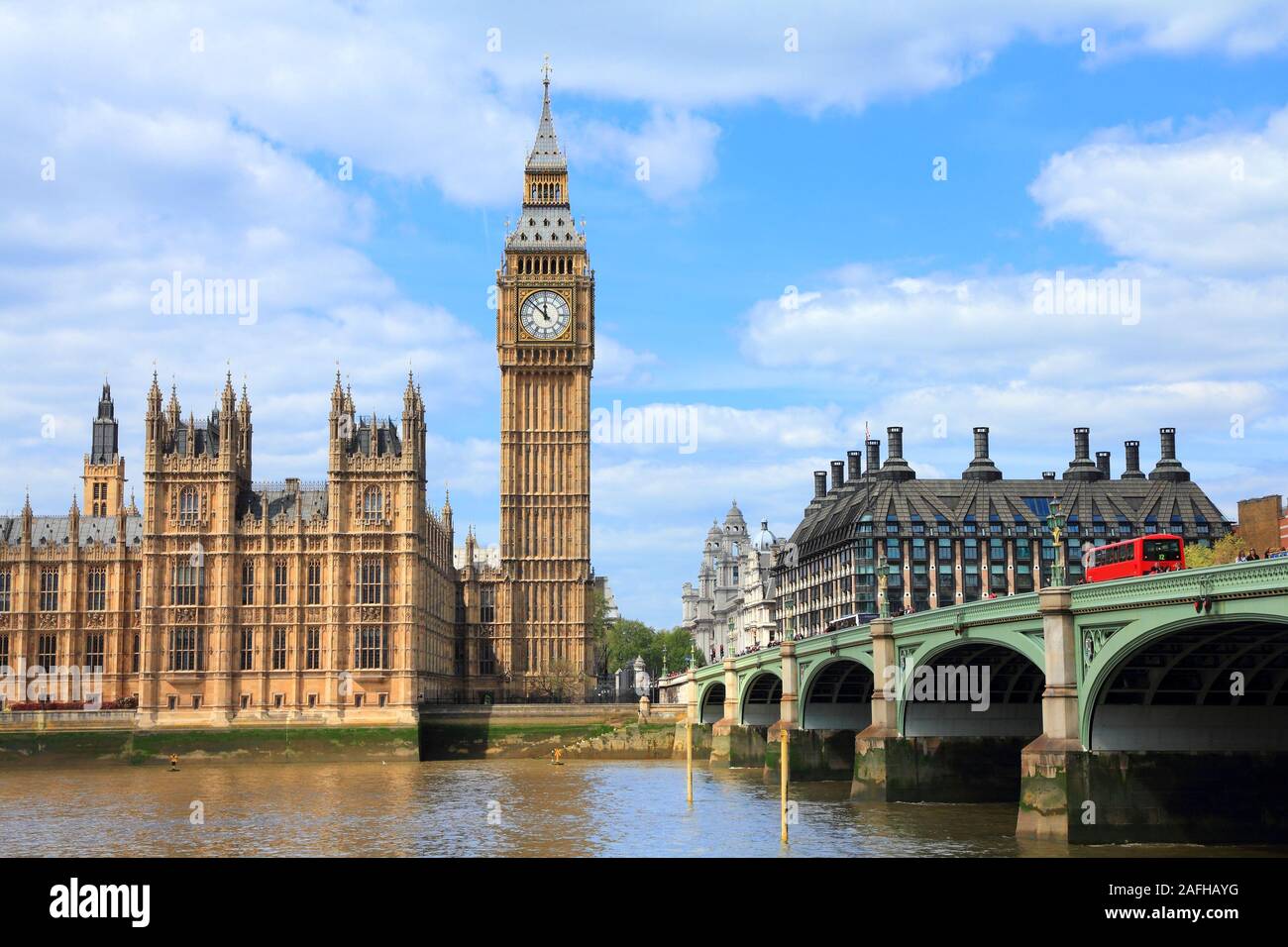 London, Regno Unito - Big Ben e Westminster Bridge. Foto Stock