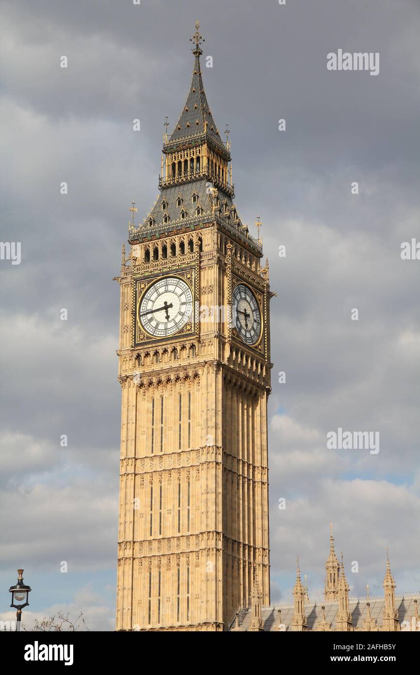 Big Ben Clock Tower a Londra. Punto di riferimento in inglese. Foto Stock