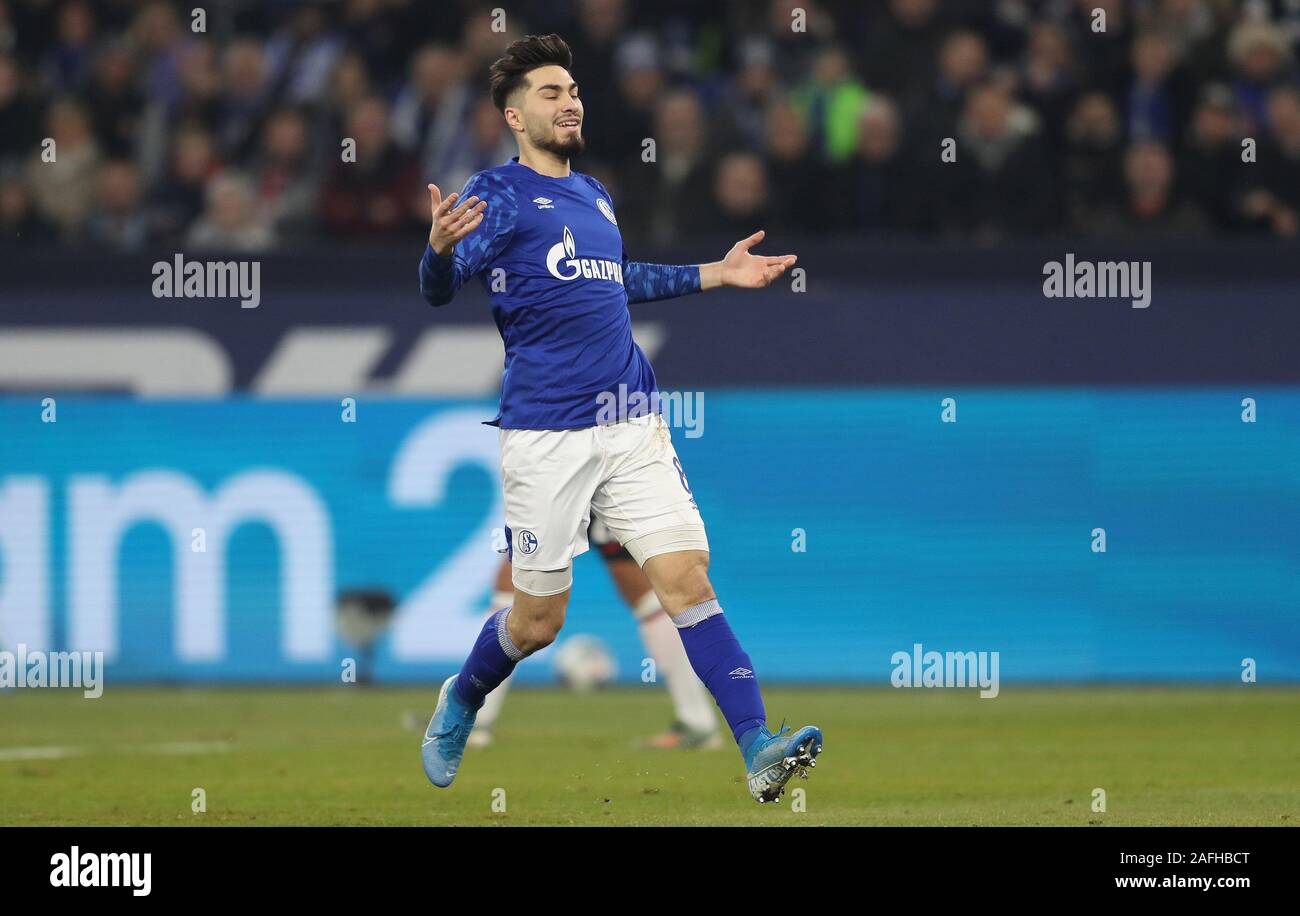 Firo: 15.12.2019 calcio, stagione 2019/2020, 1.Bundesliga FC Schalke 04 - Eintracht Frankfurt 1 : 0 Suat Serdar, | Utilizzo di tutto il mondo Foto Stock