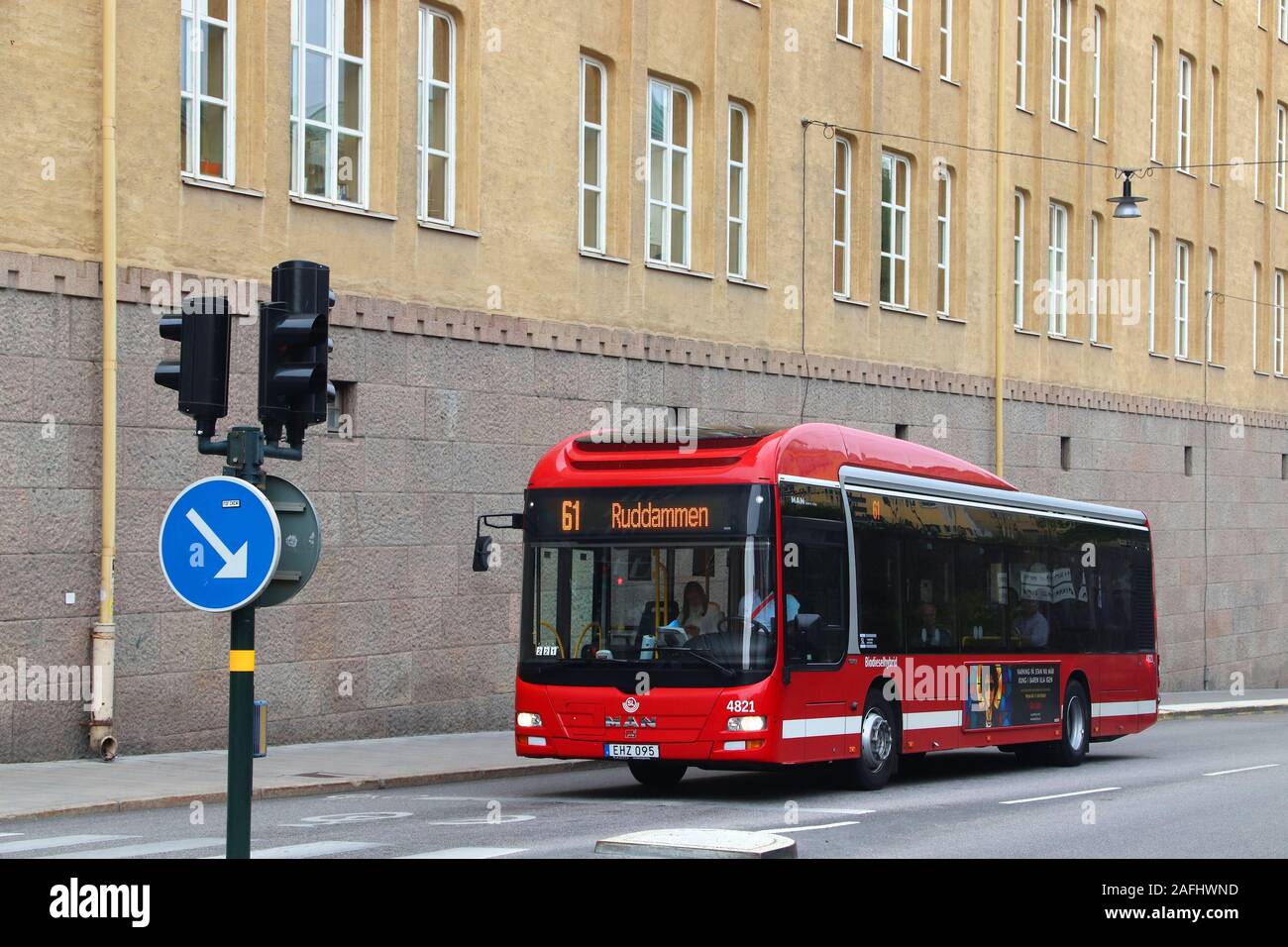 Stoccolma, Svezia - 24 agosto 2018: uomo di autobus della città di Stoccolma, Svezia. Gli autobus sono gestiti da SL, Storstockholms Lokaltrafik (Stoccolma Lo Foto Stock