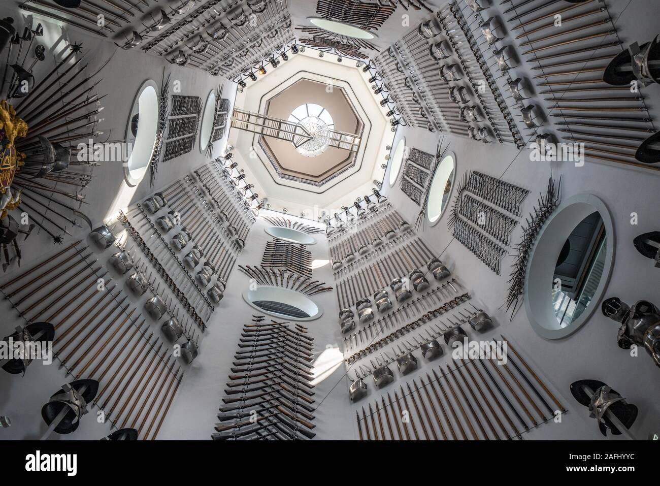 LEEDS, Regno Unito - 13 agosto: questo è l'interno del Royal Armouries Museum, una popolare destinazione turistica il 13 agosto 2019 a Leeds Foto Stock