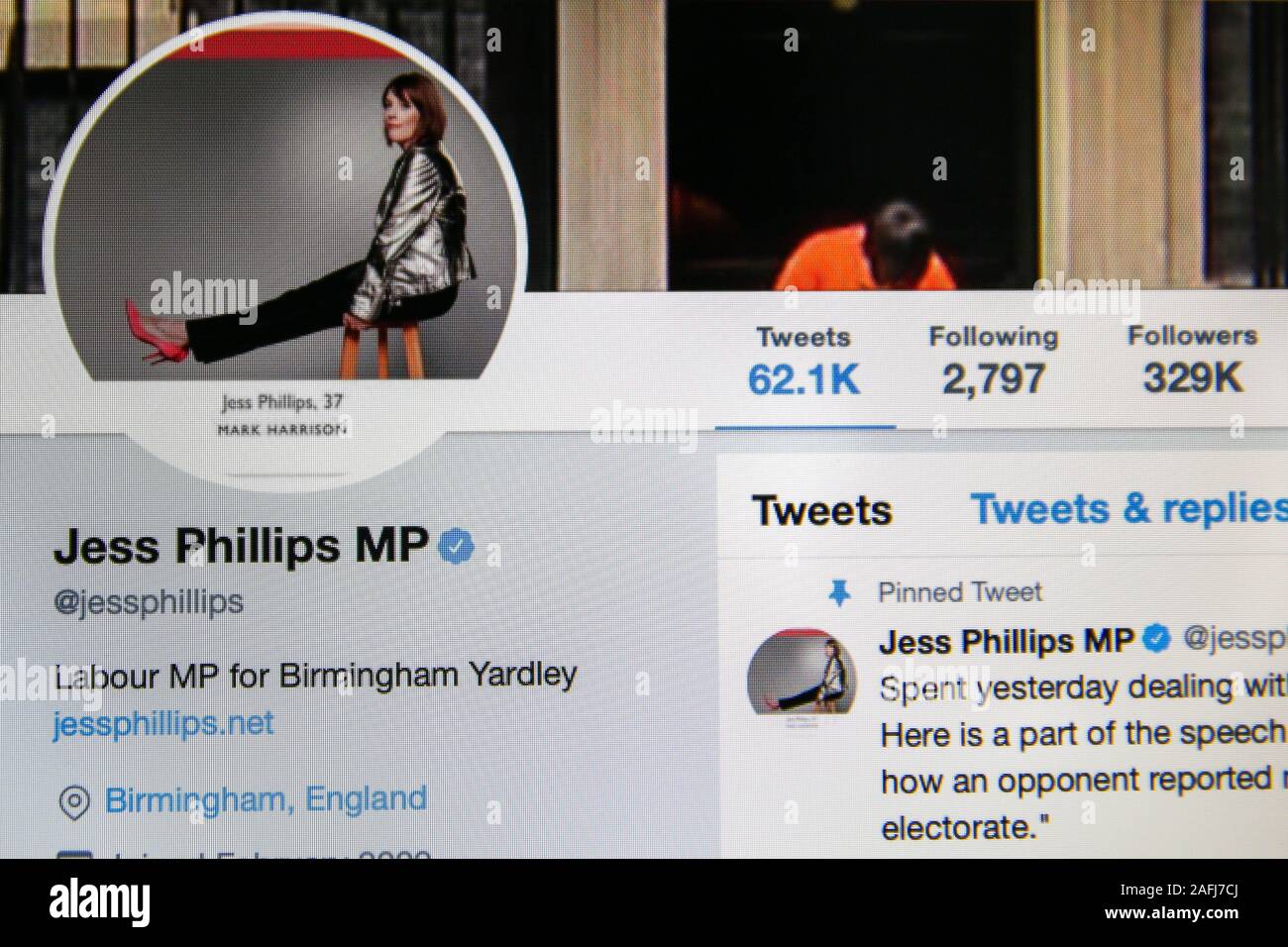 Account Twitter di Jess Phillips - Membro del Parlamento di Birmingham Yardley.leader del partito laburista, Jeremy Corbyn ha annunciato che non porterà di manodopera in un'altra elezione e starò in giù nel nuovo anno dopo il Partito laburista ha vinto 203 sedi nelle elezioni generali 2019, perdendo 59 posti dal sondaggio nel 2017. Foto Stock