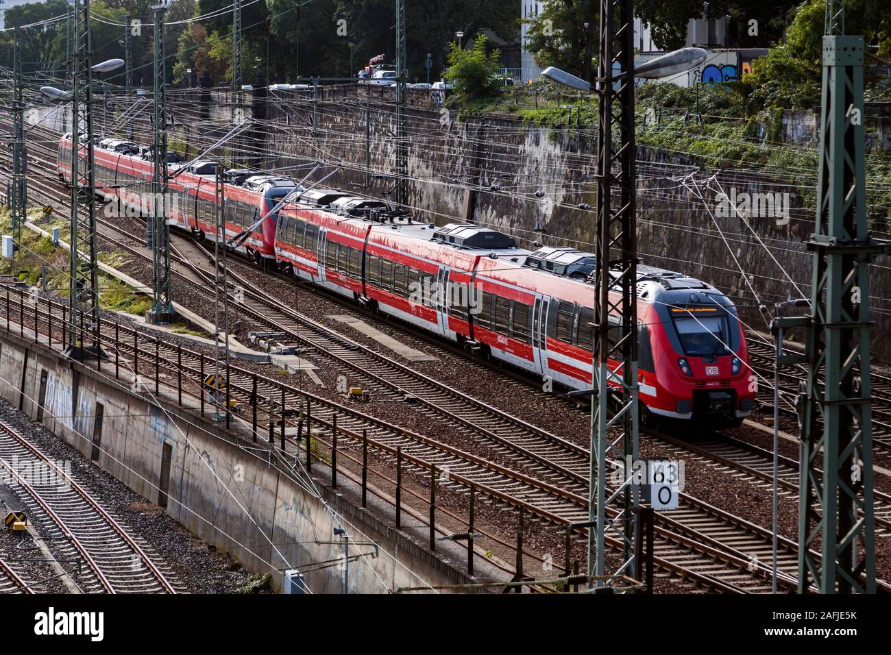 Le vie di fronte a Dresda stazione principale Foto Stock