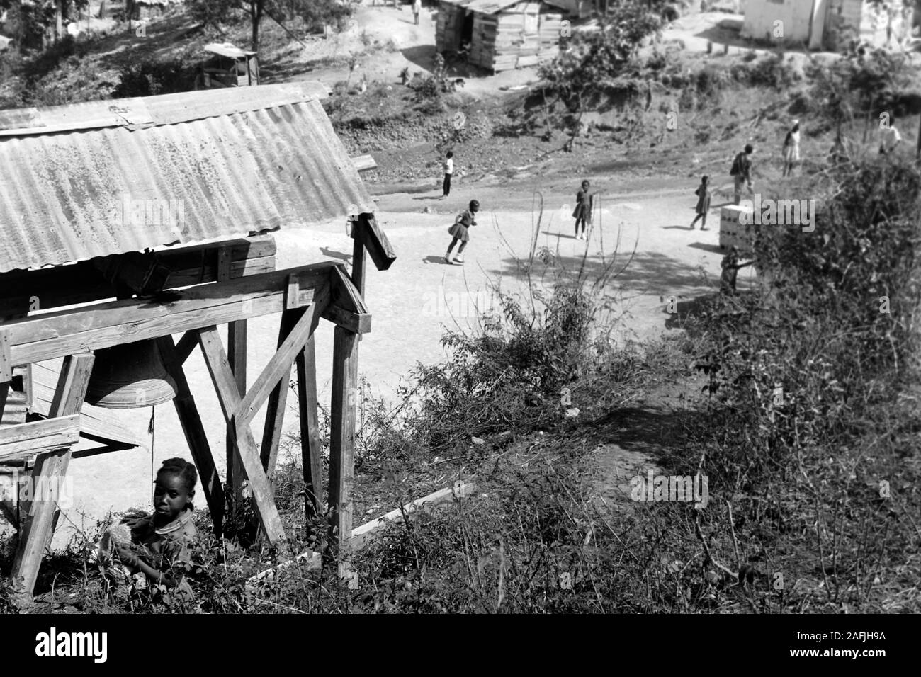 Pausenhof der Schule San Marie außerhalb von Port-au-Prince, 1967. Schoolyard di St. Mary's school nella periferia di Port au Prince, 1967. Foto Stock