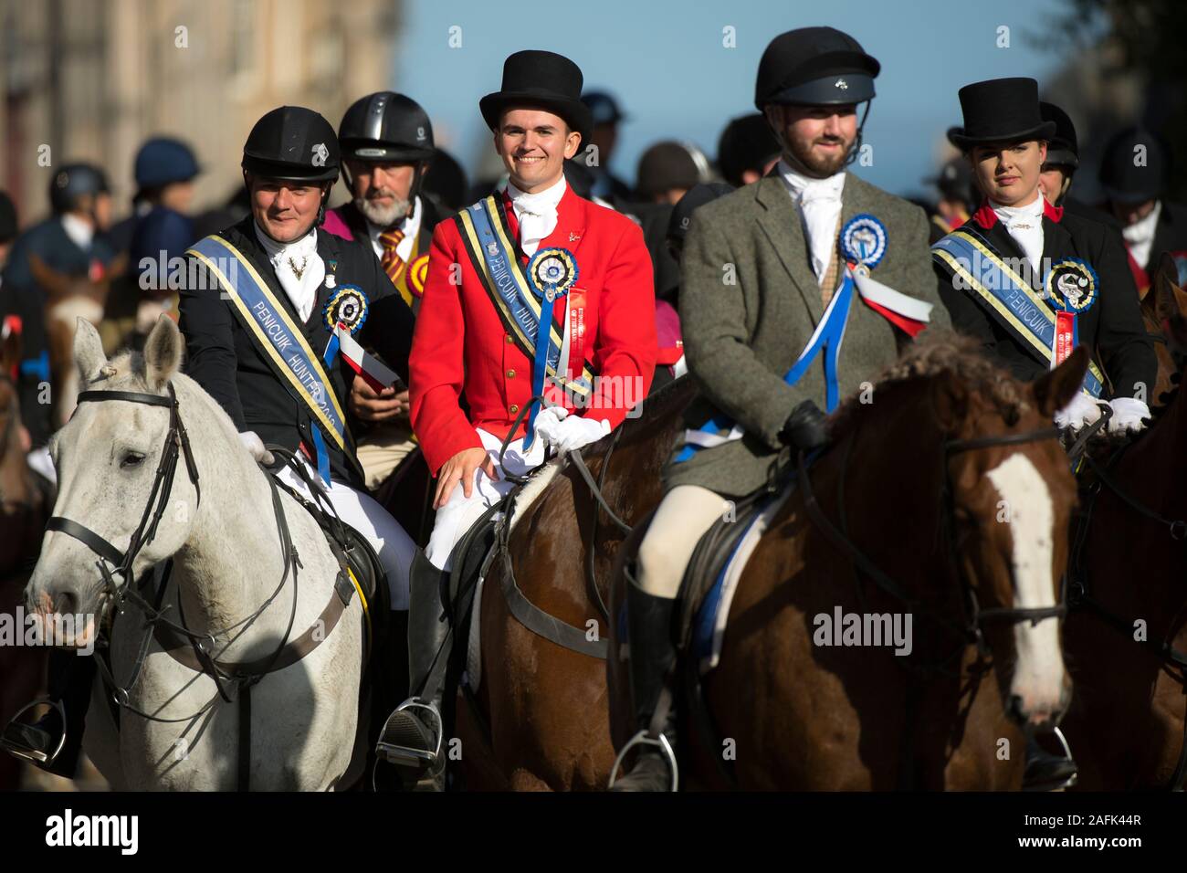 A cavallo delle Marche cerimonia sulla Royal Mile di Edimburgo. La manifestazione ha avuto luogo nel centro storico della città ed è stato il culmine della comune circoscrizioni in cui gli uomini e le donne a cavallo controllato i vecchi confini tra città Credito: Euan Cherry Foto Stock