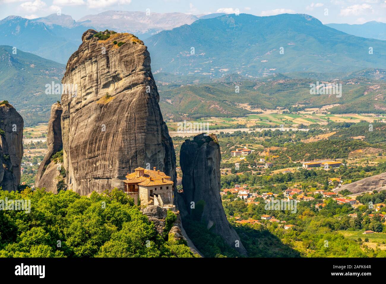 Meteor sullo sfondo di una roccia in Grecia in orizzontale Foto Stock