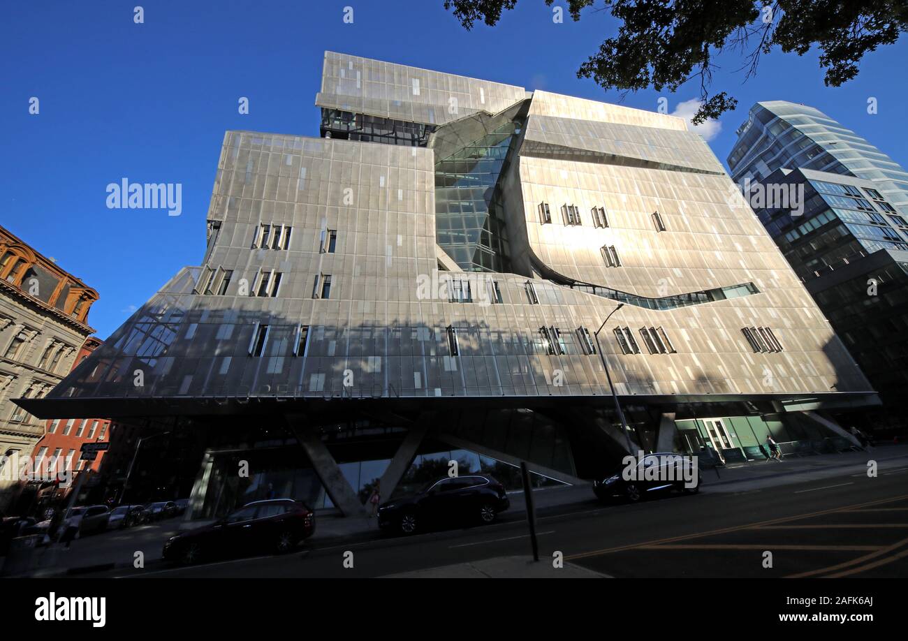 Cooper Unions, 41 Cooper Square, visto da, Cooper Triangle Park, Cooper Sq. &, 3rd Ave, New York, NY 10003, Stati Uniti Foto Stock