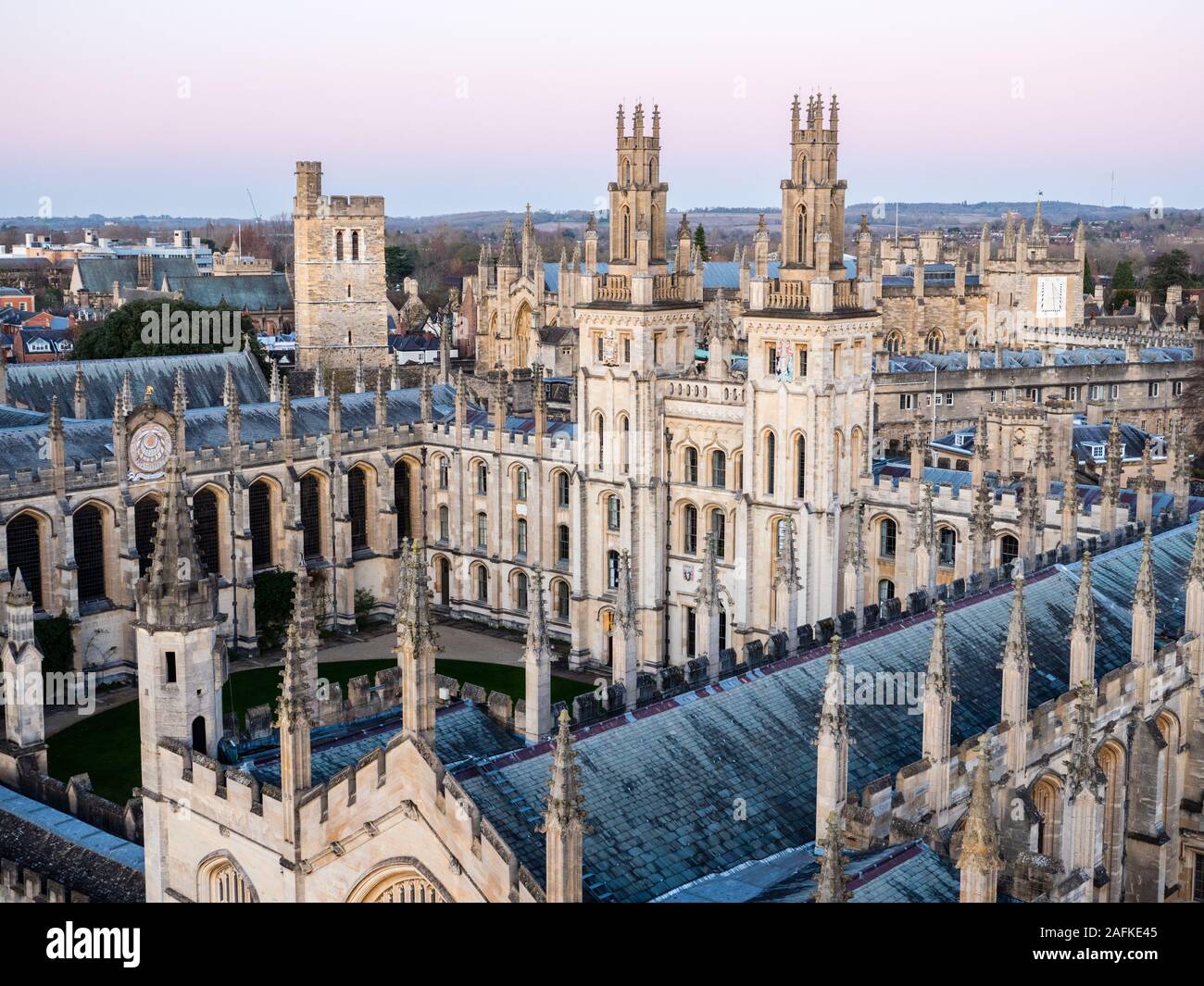 All Souls College, di notte, Università di Oxford, Oxfordshire, England, Regno Unito, GB. Foto Stock